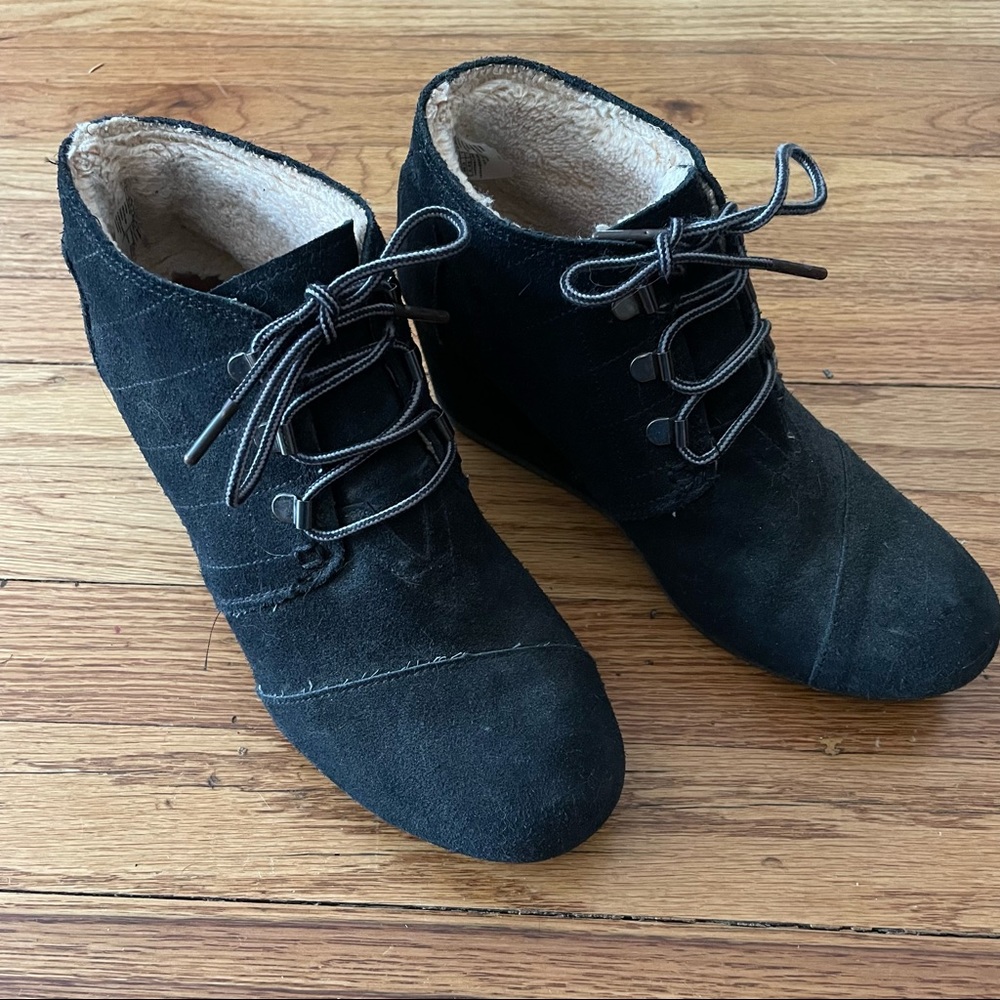 Toms black suede wedges